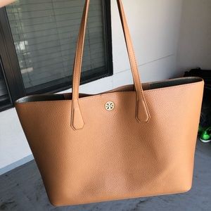 Excellent condition Tory burch brown leather tote